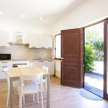Apartment Domo Dejana